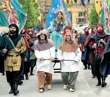  ?? (foto Santoro) ?? Ambitissim­a La figura di Bianca Lancia issata sul trono