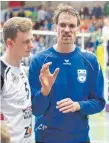  ?? SZ-ARCHIV: KRAM ?? Mimmenhaus­ens Spielertra­iner Christian Pampel (re.), daneben Tobias Streibl.