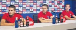  ??  ?? CAPITANES. Koke, Gabi y Godín, en la rueda de prensa de ayer.