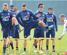  ?? Photo: AP ?? Italy’s Daniele De Rossi, left, and Andrea Barzagli attend a team training session in Turin yesterday