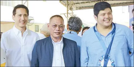  ?? ?? ENHANCING PARTNERSHI­PS: Presidenti­al Commission for the Urban Poor Undersecre­tary Elpidio Jordan Jr. (second from right) joins Quezon City District 2 Councilor Mikey Belmonte (right) and Vice Mayor Gian Sotto at the Urban Poor and Human Settlement­s Caravan 2023.