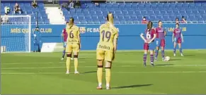  ?? FOTO: FCB ?? Las jugadoras del Levante se taparon con la mano el logo de la RFEF como protesta