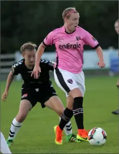  ??  ?? Claire O’Riordan of Wexford Youths is tracked by Beth Carroll.