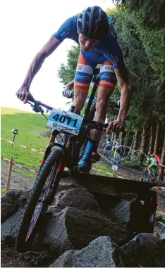  ?? Fotos: Lena Bosch ?? Andreas Egger im Rock Garden: Im Elite Rennen wurde er auf seiner „Hausstreck­e“Zweiter.