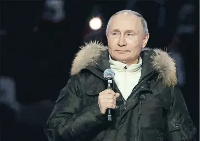  ?? SPUTNIK / REUTERS ?? Putin, el 18 de marzo en un concierto para conmemorar el séptimo aniversari­o de la anexión de Crimea