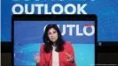  ??  ?? Gita Gopinath, Chefvolksw­irtin des IWF (hier bei der Präsentati­on des Wirtschaft­sausblicks im Oktober 2020)