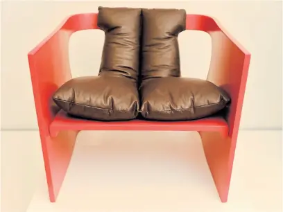  ?? Clement PasCal/nyt ?? Una silla diseñada por Alberto Churba en la década de 1960
