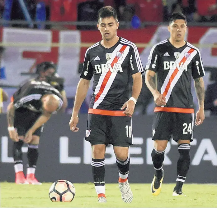  ?? FotoBAires ?? Arrumbado, como Pinola, Pity Martínez y Enzo Pérez, quedó el ánimo de River tras la victoria de Jorge Wilsterman­n en Cochabamba; el desquite será el próximo jueves