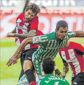  ?? FOTO: JUAN ECHEVERRÍA ?? Iñigo Martínez
El central se estrenó en la faceta goleadora en el partido ante el Betis