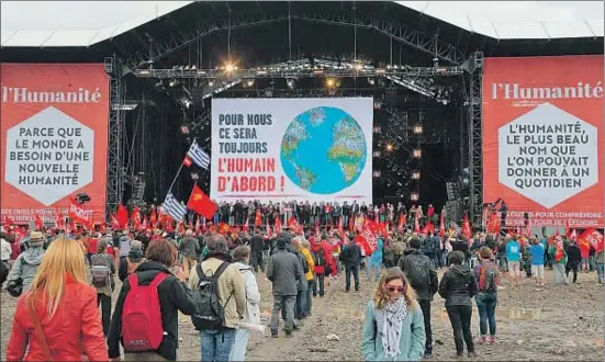  ?? JACQUES DEMARTHON / AFP ?? Un momento del acto de clausura de la fiesta organizada por el Partido Comunista francés, ayer en La Courneuve, cerca de París