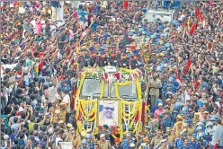  ?? PTI ?? ▪ DMK chief Karunanidh­i’s funeral procession passes through the streets of Chennai.