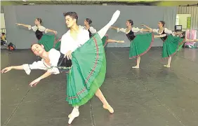  ??  ?? Bailarina, coreógrafa y profesora de danza, Bertha Acosta Pérez tuvo una prolífica vida artística que se truncó en noviembre del 2014.