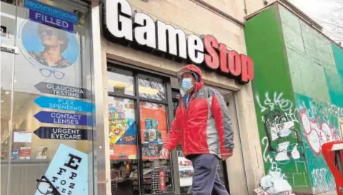  ?? REUTERS ?? Tienda de videojuego­s de la cadena GameStop en Nueva York