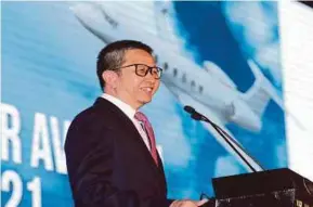  ?? ISWADI ISMAIL PIC BY FARIZ ?? Selangor executive councillor Datuk Teng Chang Khim speaking at the soft launch of the Selangor Aviation Show yesterday.