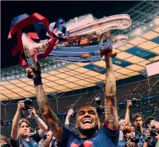  ?? AFP ?? CHAMPIONS 2015 BARCELLONA Dani Alves vince contro la sua attuale squadra, la Juve