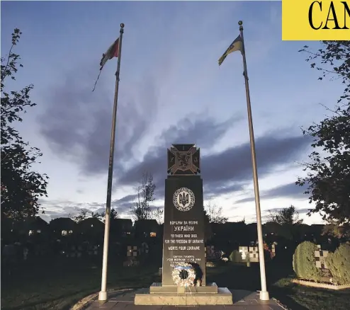  ?? PETER J THOMPSON FOR NATIONAL STORY ?? The Russian Embassy has been tweeting images of what it labels “Nazi” monuments in Canada, like this cenotaph at a cemetery in Oakville, Ont. — a tribute to those who fought in the Second World War.