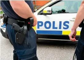  ?? Bild: KENT ENG ?? INTE ALLA I GÖTEBORG. Polisen får mycket arbete vid demonstrat­ionerna, men har personal kvar för att trygga säkerheten på andra platser.