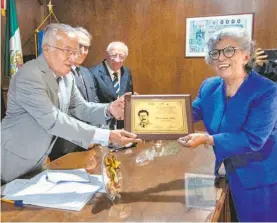  ?? ALEJANDRO AGUILAR ?? Sara Lovera, en la ceremonia de entrega de los premios Flores Magón