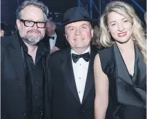  ?? MATHIEU/AGENCE BRUT ?? Charisma central: Museum board chair Alexandre Taillefer, the late Leonard Cohen’s manager Robert Kory, and Minister of Canadian Heritage Mélanie Joly are all smiles at the MAC Ball.