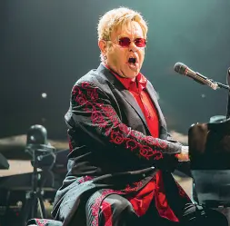  ??  ?? Mito Elton John: il suo tour di addio fa tappa a Verona