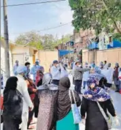  ??  ?? More than 30 health workers from Nizamuddin went door to door to enquire about residents’ health and identify those who had come in contact with Jamaat participan­ts. SOURCED