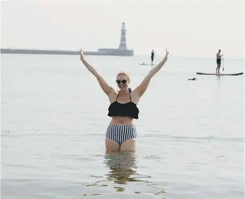  ?? ?? Katie Hill cooling off at Roker.