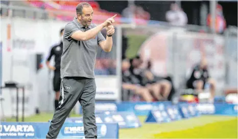  ?? FOTO: SASCHA WALTHER/EIBNER/IMAGO IMAGES ?? FCH-Trainer Frank Schmidt machte in der jüngsten Pressekonf­erenz deutlich, dass er am Mittwoch gegen St. Pauli an den Sieg gegen Wehen Wiesbaden anknüpfen möchte.