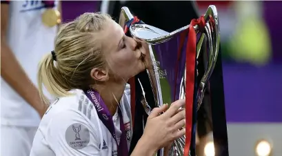  ?? FOTO: BALAZS CZAGANY/AP ?? ■ Får Ada Hegerberg chansen att kyssa Champions League-bucklan även i år?