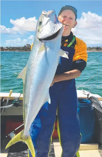  ?? Picture: DARCY SCOTT ?? ROYAL EVENT: Murray Scott with one of the kingfish he caught at Coffin Bay.