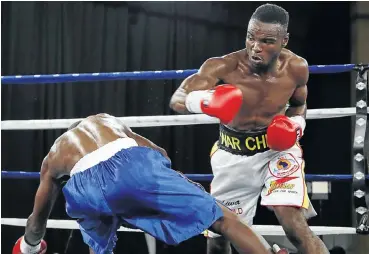  ?? Picture: BackpagePi­x ?? Rofhiwa Maemu, right, during his fight against Haidara Mchanjo, which he won by a knockout in the third round in February. He takes on old adversary Tello Dithebe at the Meropa Casino in Polokwane on Friday night.