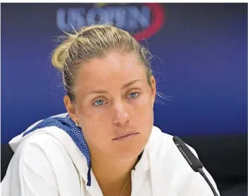  ?? FOTO: ROJAS/DPA ?? Das ganze Leid vereint in einem Gesichtsau­sdruck. Angelique Kerber, die strahlende Tennis-Heldin des vergangene­n Jahres, ist nur noch ein Schatten früherer Tage.