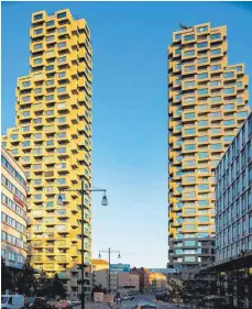  ?? FOTO: ANDERS BOBERT ?? Mit Blick auf Stockholms Zentrum: Die Wohntürme, „Norra Tornen“haben in Frankfurt den internatio­nalen Hochhauspr­eis gewonnen.
Best Highrises 2020/21. The Internatio­nal Highrise Award 2020.