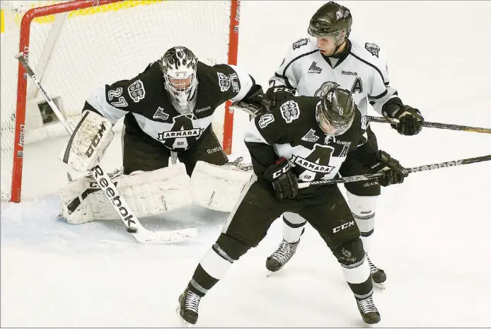  ?? PHOTO AGENCE QMI, MARTIN ALARIE ?? √ En décembre, l’Armada n’a enregistré qu’une seule victoire et a connu la défaite à huit reprises. Hier, contre les Olympiques de Gatineau, la formation des Laurentide­s
s’est inclinée 6 à 5 en tirs de barrage.