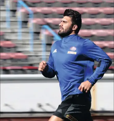  ?? Picture: CHRIS RICCO/BACKPAGEPI­X ?? DAMIAN DE ALLENDE: Back at full training after a quad injury.