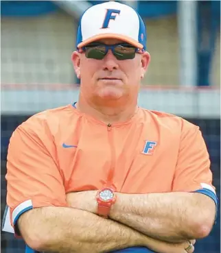  ?? MCCULLOUGH/AP GARY ?? Florida softball coach Tim Walton is an 1,000-game winner and a five-time SEC Coach of the Year.