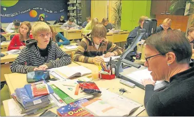  ?? CEDOC PERFIL ?? A LA VANGUARDIA. En las escuelas finlandesa­s priorizan la formación a través de experienci­as.