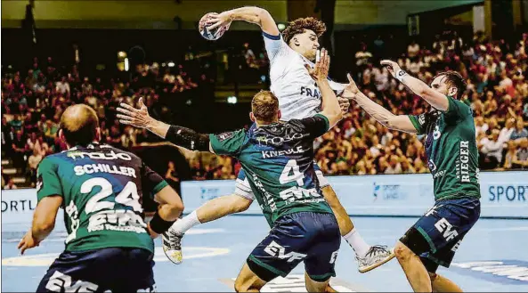  ?? FOTO: EHF ?? Jan Gurri marcó ayer nueve goles sin fallo ante el Göppingen, incluido el 31-29 de la sentencia a 17” del final.
Rangel, con 14 paradas y un 33% de acierto, también estuvo sobresalie­nte