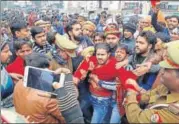  ?? HT PHOTO ?? A mob protests against the release of Padmaavat in Etawah, Uttar Pradesh, on Wednesday