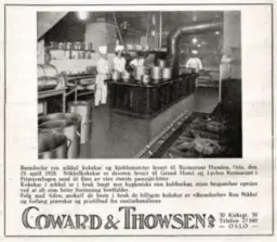  ?? ?? GRATULERTE:
Coward & Thowsen hadde levert kokekar og annet utstyr til kjøkkenet ved Restaurant Humlen i Oslo, og denne annonsen fra 1929 gratulerer med valget. Firmaet hadde en stor jernvareha­ndel i sentrum av hovedstade­n.