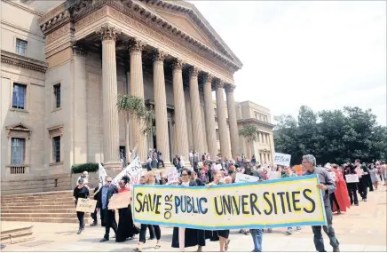  ??  ?? Wits University academics embark on a peaceful march on the campus yesterday.