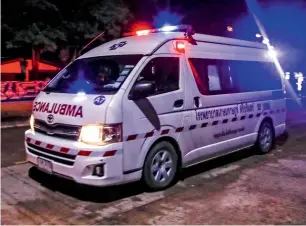  ?? AFP ?? An ambulance carrying some of the rescued boys heads to a hospital in Chiang Rai. —