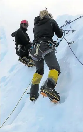  ?? PHOTOS: CONTRIBUTE­D ?? DETERMINED: Alyssa Azar prepares for her climb on Mount Everest.