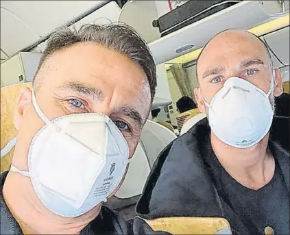  ?? FOTO: INSTAGRAM FABIO CANNAVARO ?? Fabio Cannavaro junto a su hermano Paolo en el vuelo que les llevaba esta misma semana de regreso a China