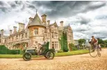  ??  ?? An old-fashioned way to travel at Beaulieu