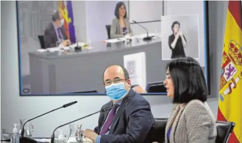  ?? POOL ?? Miquel Iceta y Carolina Darias, ayer, tras la reunión del Consejo Interterri­torial del Sistema Nacional de Salud