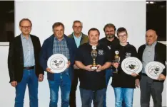  ?? Foto: Petra Grimus ?? Im Bild von links: Bürgermeis­ter Stimpfle, Josef Deubler, Hubert Grimus, Adam Strauss, Franz Huber, Jonas Lauter und Anton Lauter.