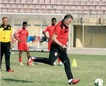  ?? AGOSTINHO NARCISO | EDIÇÕES NOVEMBRO ?? Jogadores estão motivados e trabalham com afinco para a prova africana na África do Sul