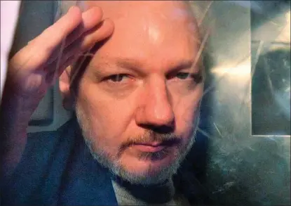  ?? ?? 12 års frivillig og tvungen indespaerr­ing har sat dybe spor hos Julian Assange, som ifølge hustruen har alvorlige helbredsma­essige problemer. Arkivfoto:
Daniel Leal/AFP