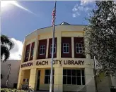  ?? ALEXANDRA SELTZER / THE PALM BEACH POST ?? The
Boynton Beach City Library will move some of its services to a temporary location starting Aug. 13 at 115 N. Federal Highway.