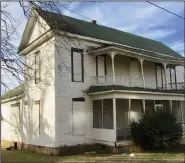  ?? (Special to the Democrat-Gazette/Marcia Schnedler) ?? This building once housed the Latimore Tourist Home in Russellvil­le. It is on the National Register of Historic Places and was one of the places where Blacks could stay during the Jim Crow era in the South.